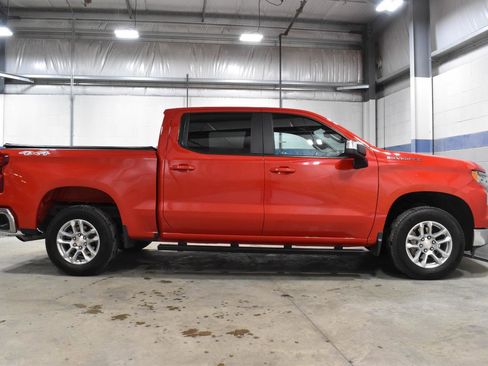 Used 2022 Chevrolet Silverado 1500 LT AWD/4WD image 27