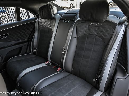 New 2025 Bentley Flying Spur Plug-In Hybrid image 28