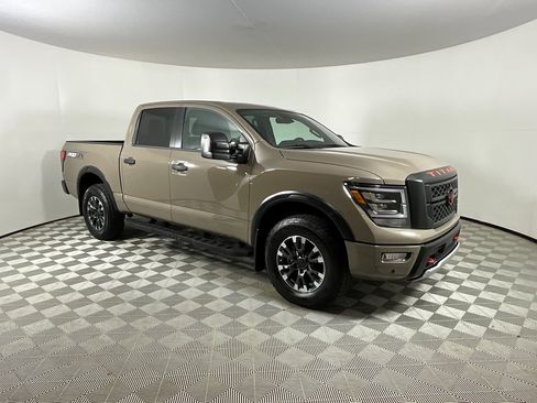 Used 2024 Nissan Titan PRO-4X w/ Pro-4x Convenience Package image 6