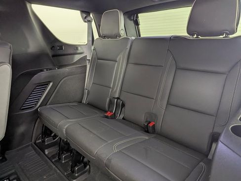 Used 2023 GMC Yukon SLT image 18