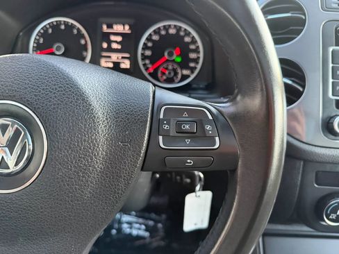 Used 2013 Volkswagen Tiguan S image 22
