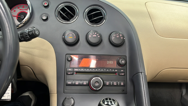 Used 2006 Pontiac Solstice Convertible w/ Premium Package RWD image 12