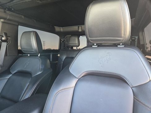 Used 2023 Ford Bronco Badlands image 25