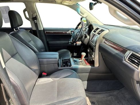 Used 2017 Lexus GX 460 Premium w/ Premium Package AWD/4WD image 13