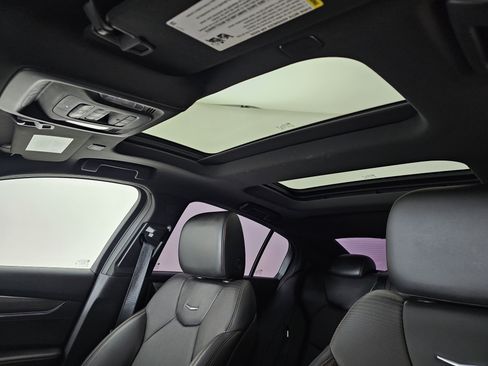 Used 2021 Cadillac CT5 V w/ Premium Package image 10