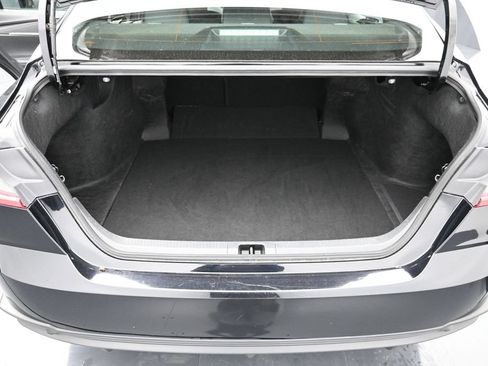 Used 2025 Toyota Camry SE FWD image 15