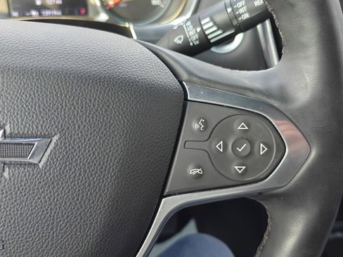 Used 2023 Chevrolet Traverse RS image 29