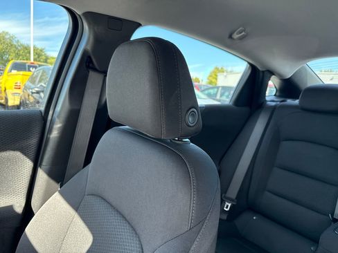 Used 2025 Chevrolet Malibu LT image 40