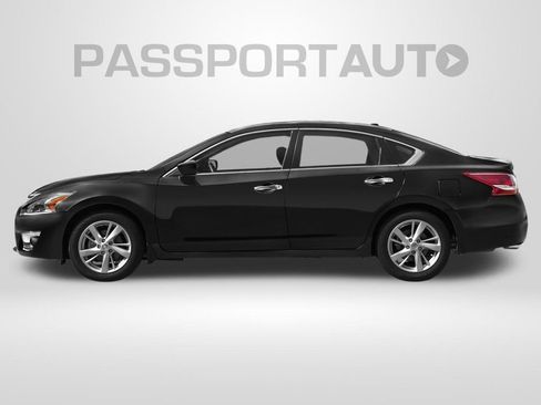 Used 2015 Nissan Altima 2.5 SV w/ Convenience Package FWD image 4