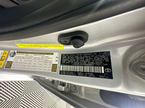 Used 2016 Toyota Prius Three Touring FWD image 12