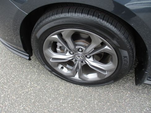 Certified 2023 Honda Accord EX image 9