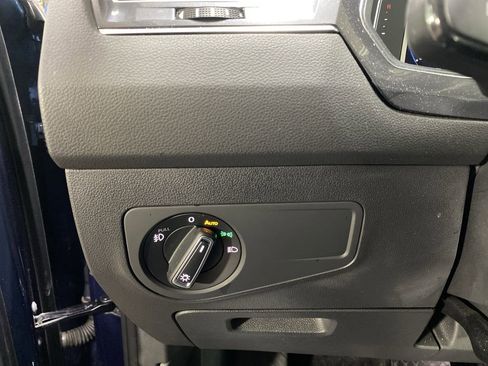 Used 2020 Volkswagen Tiguan SEL image 27