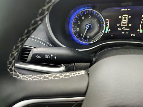 New 2026 Chrysler Pacifica Select FWD image 18