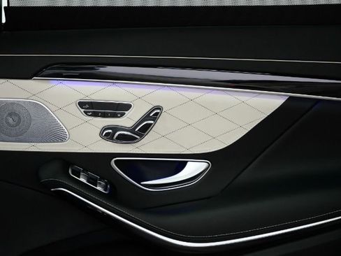 Used 2017 Mercedes-Benz S 550 4MATIC Sedan image 23