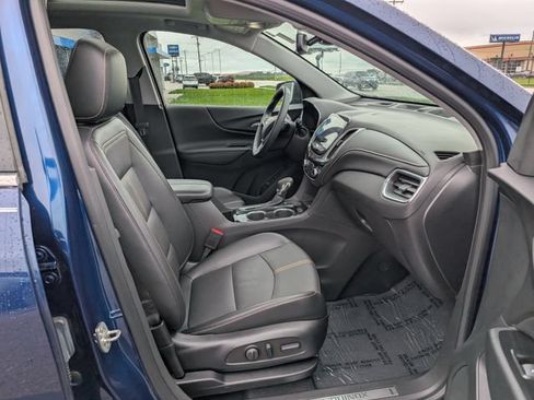Used 2023 Chevrolet Equinox Premier FWD image 3