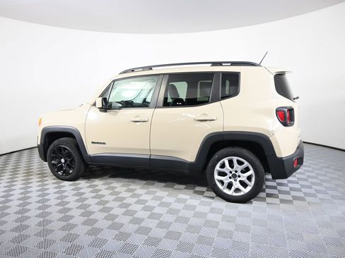 Used 2015 Jeep Renegade Latitude w/ Cold Weather Group AWD/4WD image 3