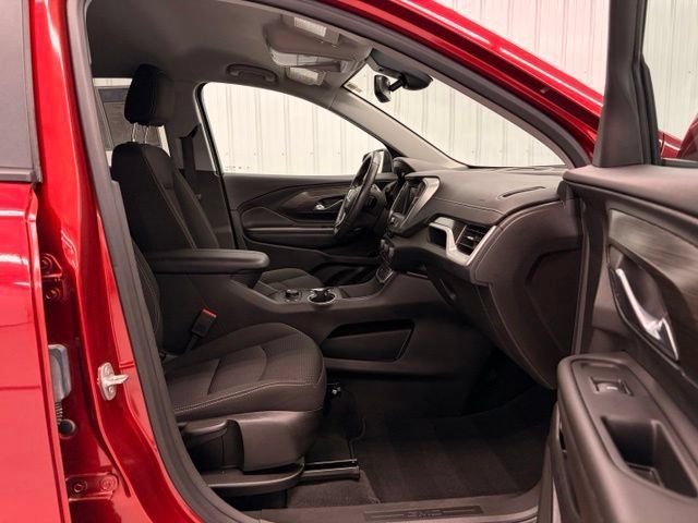 Used 2023 GMC Terrain SLE w/ Driver Convenience Package FWD image 10