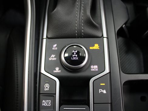 Used 2024 Kia Sorento S image 37