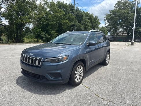 Used 2021 Jeep Cherokee Latitude w/ Mopar Interior Package FWD image 1