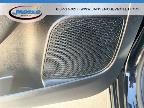 Used 2025 Chrysler Pacifica Limited image 25