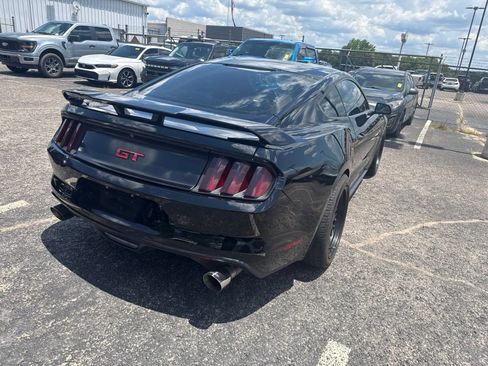 Used 2017 Ford Mustang GT RWD image 7