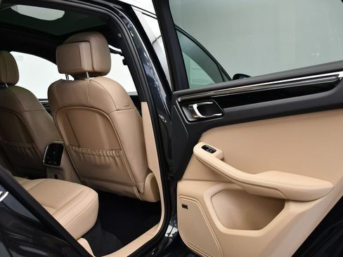 Certified 2026 Porsche Macan AWD/4WD image 53