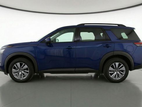 Used 2025 Nissan Pathfinder SV FWD image 5