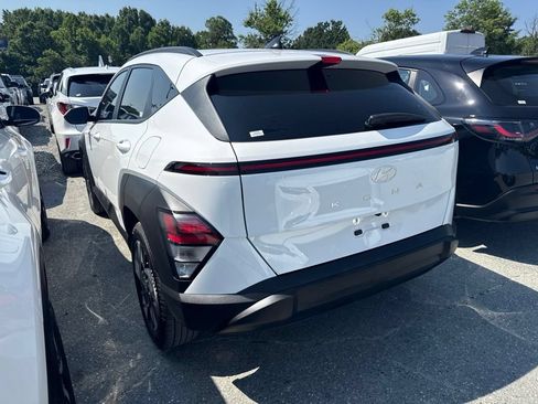 Used 2025 Hyundai Kona SEL FWD image 4