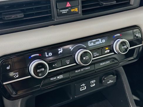 Used 2024 Honda Pilot EX-L image 11