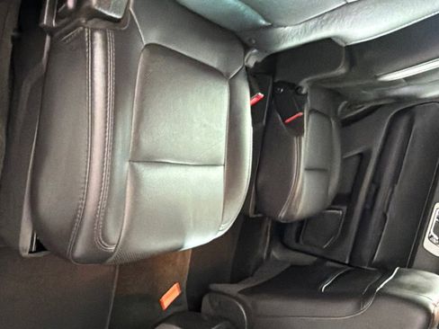 Used 2015 Ford Explorer Limited w/ Equipment Group 301A AWD/4WD image 23