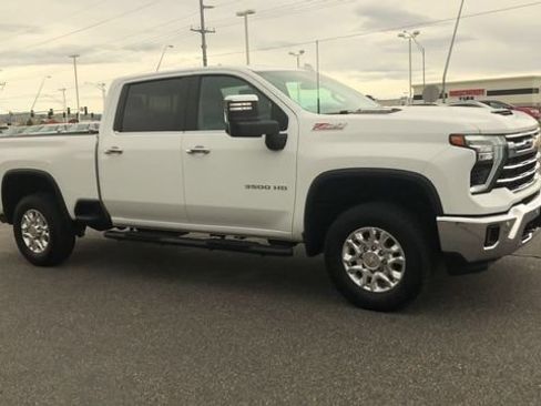 Used 2024 Chevrolet Silverado 3500 LTZ AWD/4WD image 2