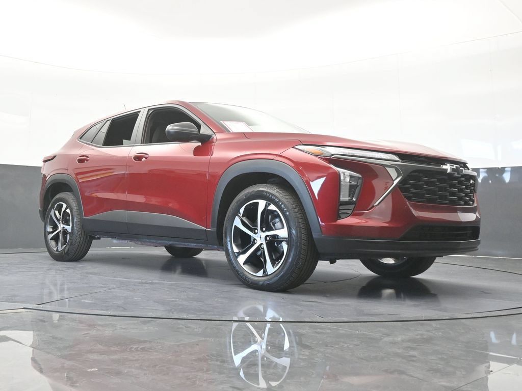 Used 2025 Chevrolet Trax RS w/ Sunroof Package FWD image 61