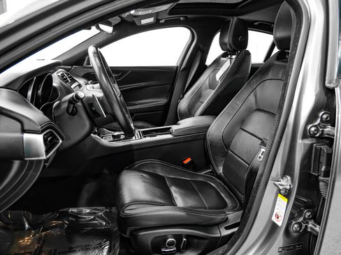 Used 2019 Jaguar XE R-Sport AWD/4WD image 40