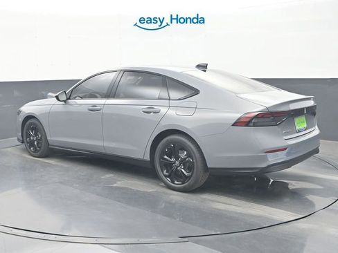 Used 2025 Honda Accord SE image 5