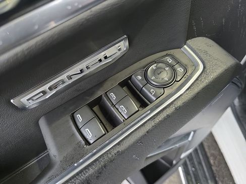 Certified 2025 GMC Sierra 1500 Denali image 29