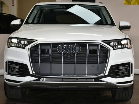 Used 2023 Audi Q7 3.0T Prestige w/ Prestige Package image 1