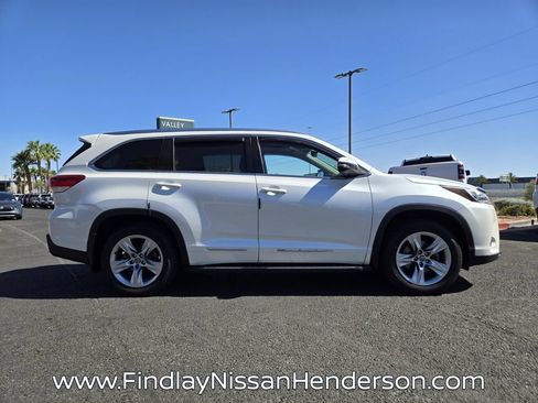 Used 2017 Toyota Highlander Limited w/ Carpet Mat Package AWD/4WD image 7