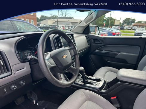 Used 2017 Chevrolet Colorado W/T AWD/4WD image 11