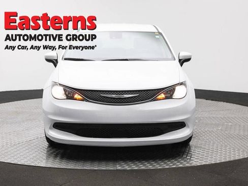 Used 2023 Chrysler Voyager LX FWD image 2