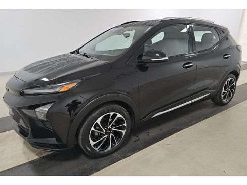 Used 2022 Chevrolet Bolt EUV Premier w/ Sun & Sound Package FWD image 1