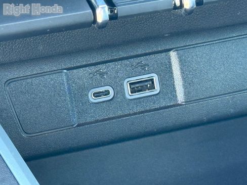 Used 2023 Chevrolet Colorado Trail Boss w/ Technology Package image 23