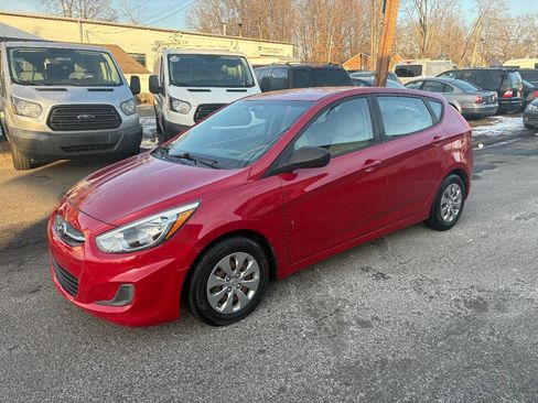 Used 2017 Hyundai Accent SE image 1
