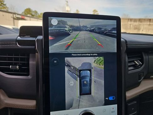 Used 2023 Ford Expedition Platinum image 27