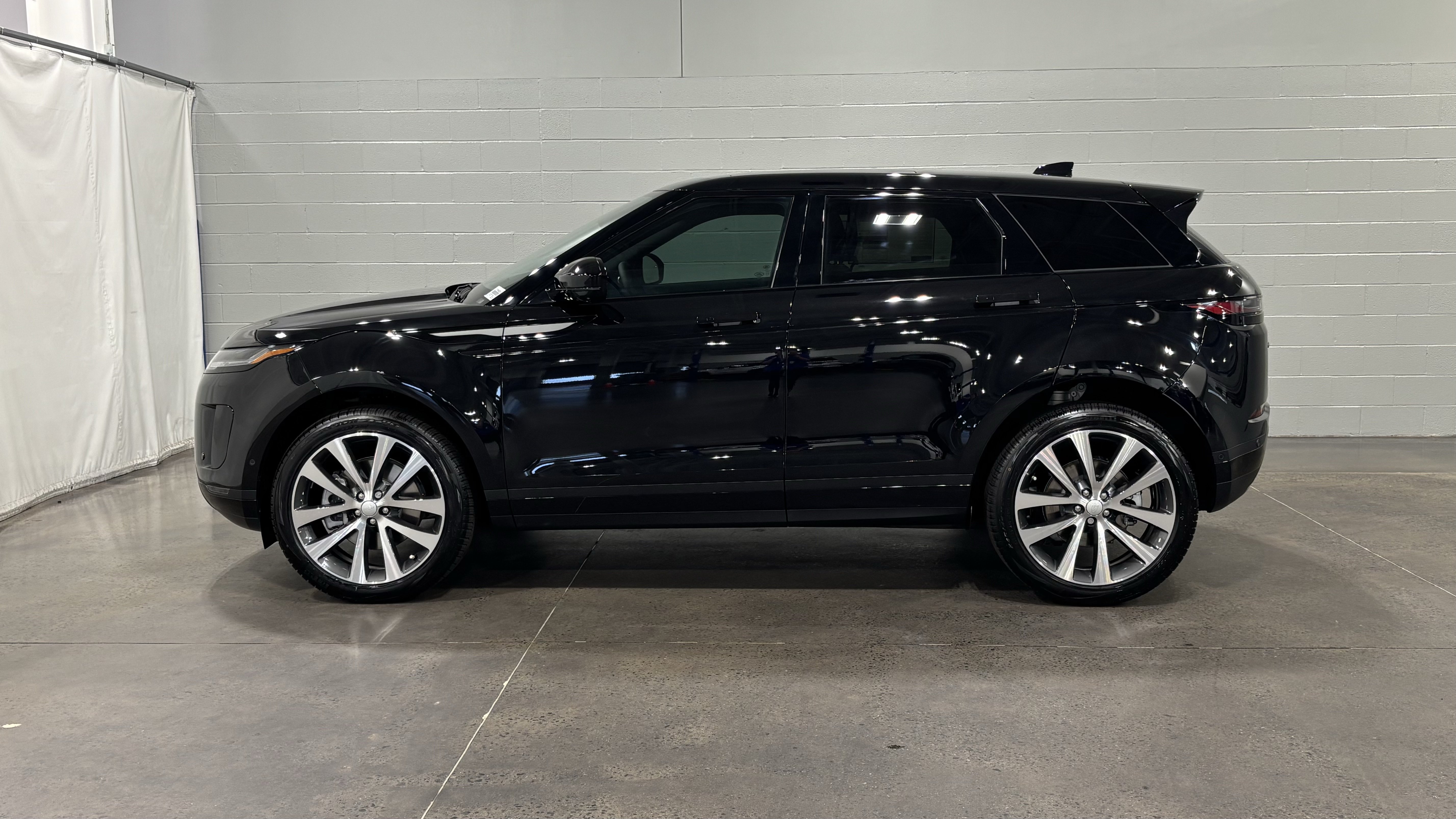 New 2026 Land Rover Range Rover Evoque S AWD/4WD image 7