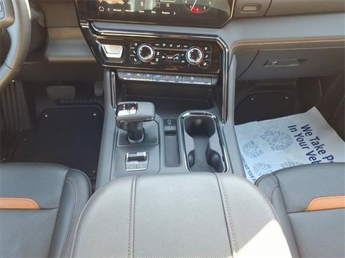 Used 2023 GMC Sierra 1500 AT4 w/ Technology Package image 17