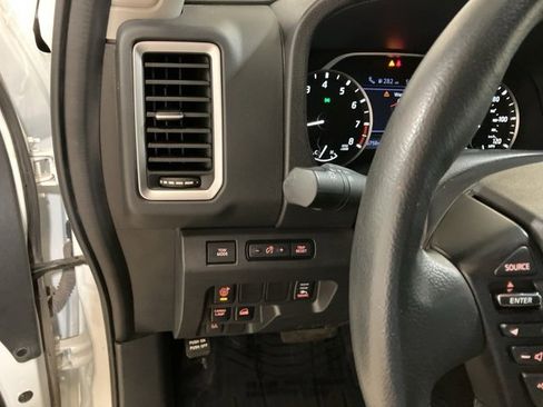 Used 2024 Nissan Frontier SV w/ SV Convenience Package image 14