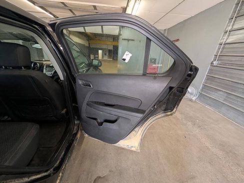 Used 2015 Chevrolet Equinox LS FWD image 24