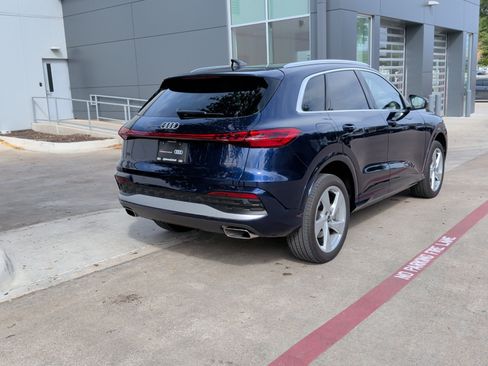 Certified 2025 Audi Q5 Premium w/ Convenience Package AWD/4WD image 11