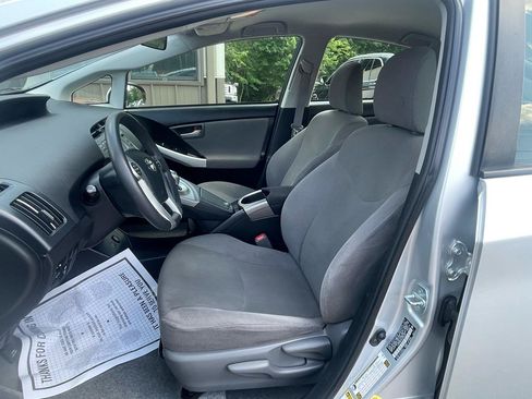 Used 2014 Toyota Prius Two FWD image 11