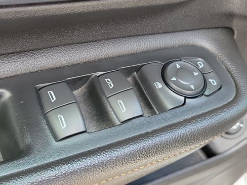 Used 2018 GMC Terrain SLE w/ Driver Convenience Package AWD/4WD image 19